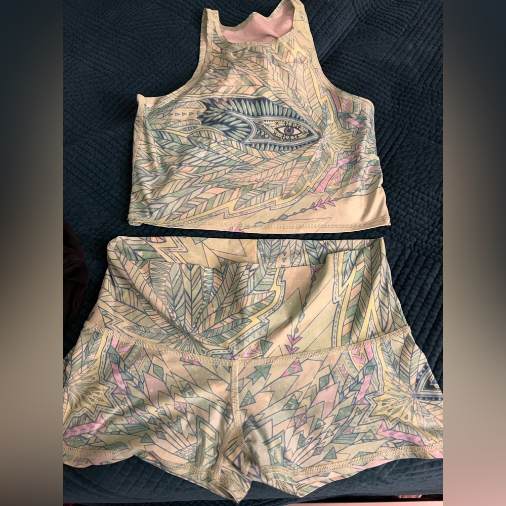 LARGE Teeki Yoga hot short set- GREEN
